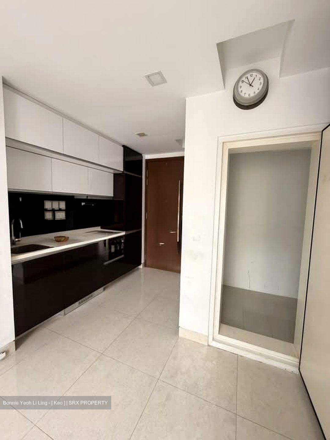 Centra Residence (D14), Apartment #561505101